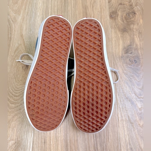 Vans Old Skool Shoe - Navy - Size M6.5/W8 EUC - Picture 4 of 5